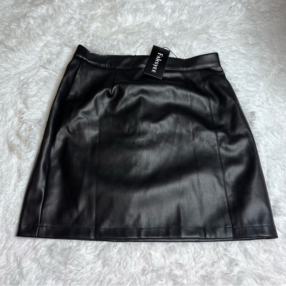Fahsyee Faux Black Leather Skirt